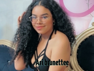 Ari_brunettee