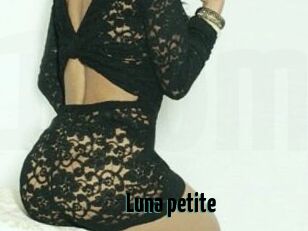 Luna_petite
