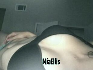 Mia_Ellis