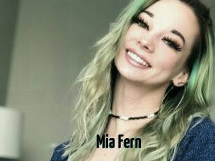 Mia_Fern