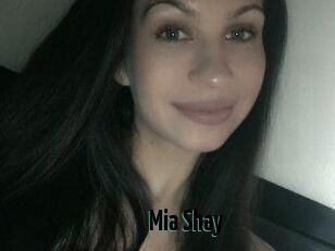 Mia_Shay