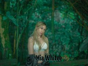 Mia_Whitee