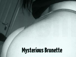Mysterious_Brunette