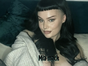 Mia_mack
