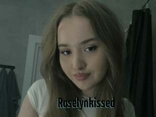 Roselynkissed