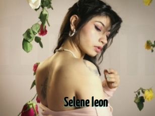 Selene_leon